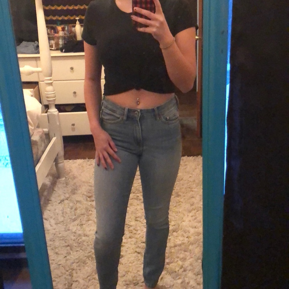 High waisted skinny jeans.